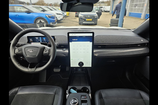 Ford Mustang Mach-E GT Extended AWD 98 kWh 487 pk | Alcantara leder | Full led | Adaptive cruise control | Camera | 20'' design velgen | Elektrisch bedienbare achterklep etc.