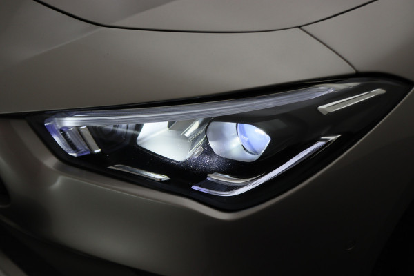 Mercedes-Benz CLA-Klasse Shooting Brake 180 Business Solution Luxury Leer, Camera, Apple Carplay, Sfeerverlichting, LED, PDC