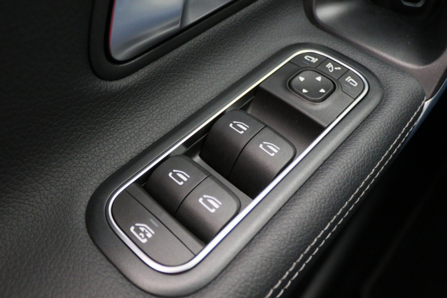 Mercedes-Benz CLA-Klasse Shooting Brake 180 Business Solution Luxury Leer, Camera, Apple Carplay, Sfeerverlichting, LED, PDC