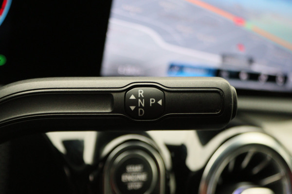 Mercedes-Benz CLA-Klasse Shooting Brake 180 Business Solution Luxury Leer, Camera, Apple Carplay, Sfeerverlichting, LED, PDC