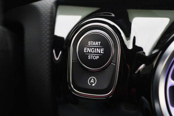 Mercedes-Benz CLA-Klasse Shooting Brake 180 Business Solution Luxury Leer, Camera, Apple Carplay, Sfeerverlichting, LED, PDC