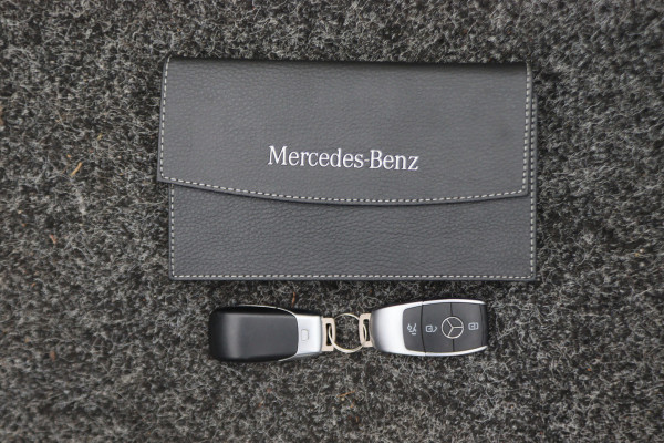 Mercedes-Benz CLA-Klasse Shooting Brake 180 Business Solution Luxury Leer, Camera, Apple Carplay, Sfeerverlichting, LED, PDC