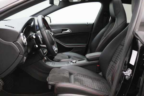 Mercedes-Benz CLA-Klasse Shooting Brake 180 Business Solution AMG Night Upgrade Automaat Panoramadak, LED, Camera, Navigatie, Stoelverwarming, PDC, 18"