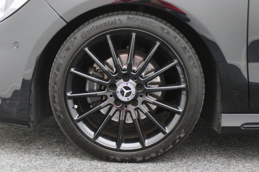 Mercedes-Benz CLA-Klasse Shooting Brake 180 Business Solution AMG Night Upgrade Automaat Panoramadak, LED, Camera, Navigatie, Stoelverwarming, PDC, 18"