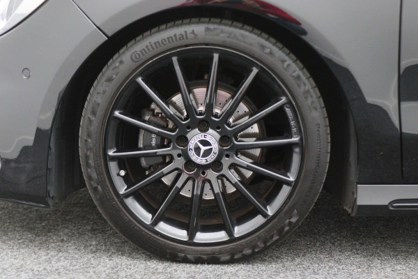 Mercedes-Benz CLA-Klasse Shooting Brake 180 Business Solution AMG Night Upgrade Automaat Panoramadak, LED, Camera, Navigatie, Stoelverwarming, PDC, 18"