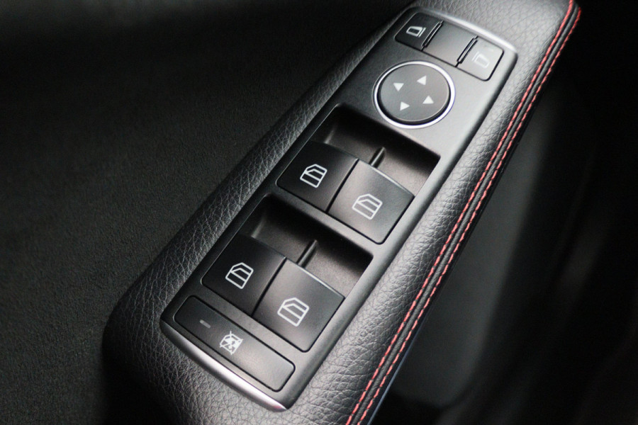 Mercedes-Benz CLA-Klasse Shooting Brake 180 Business Solution AMG Night Upgrade Automaat Panoramadak, LED, Camera, Navigatie, Stoelverwarming, PDC, 18"