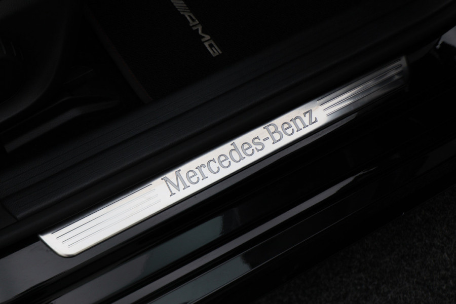 Mercedes-Benz CLA-Klasse Shooting Brake 180 Business Solution AMG Night Upgrade Automaat Panoramadak, LED, Camera, Navigatie, Stoelverwarming, PDC, 18"