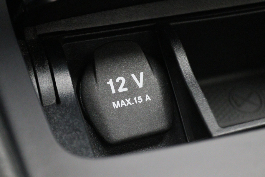 Mercedes-Benz CLA-Klasse Shooting Brake 180 Business Solution AMG Night Upgrade Automaat Panoramadak, LED, Camera, Navigatie, Stoelverwarming, PDC, 18"