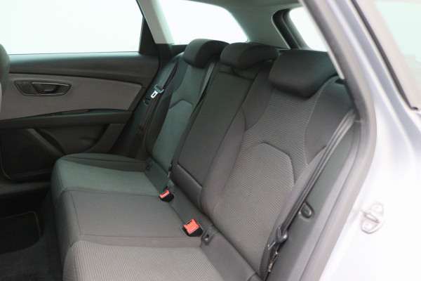 Seat Leon ST 1.0 EcoTSI Style Business Intense Climate, Apple Carplay, Keyless, Trekhaak, PDC