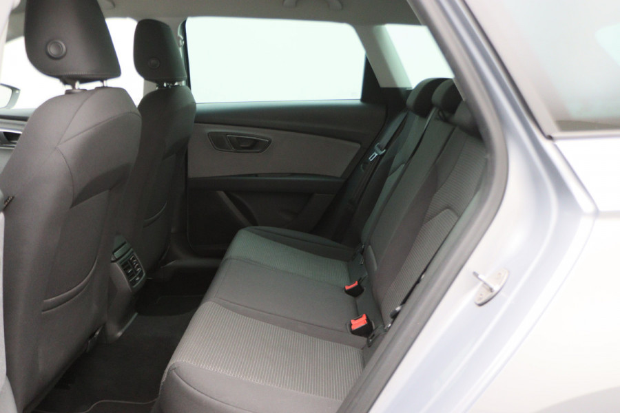 Seat Leon ST 1.0 EcoTSI Style Business Intense Climate, Apple Carplay, Keyless, Trekhaak, PDC