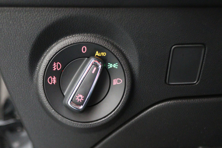 Seat Leon ST 1.0 EcoTSI Style Business Intense Climate, Apple Carplay, Keyless, Trekhaak, PDC