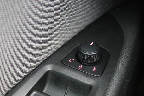 Seat Leon ST 1.0 EcoTSI Style Business Intense Climate, Apple Carplay, Keyless, Trekhaak, PDC