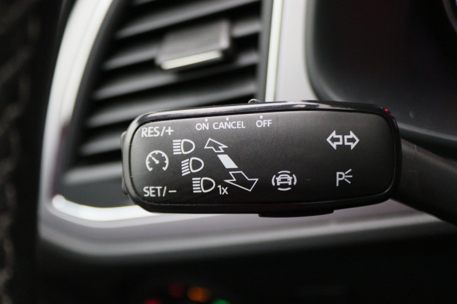 Seat Leon ST 1.0 EcoTSI Style Business Intense Climate, Apple Carplay, Keyless, Trekhaak, PDC