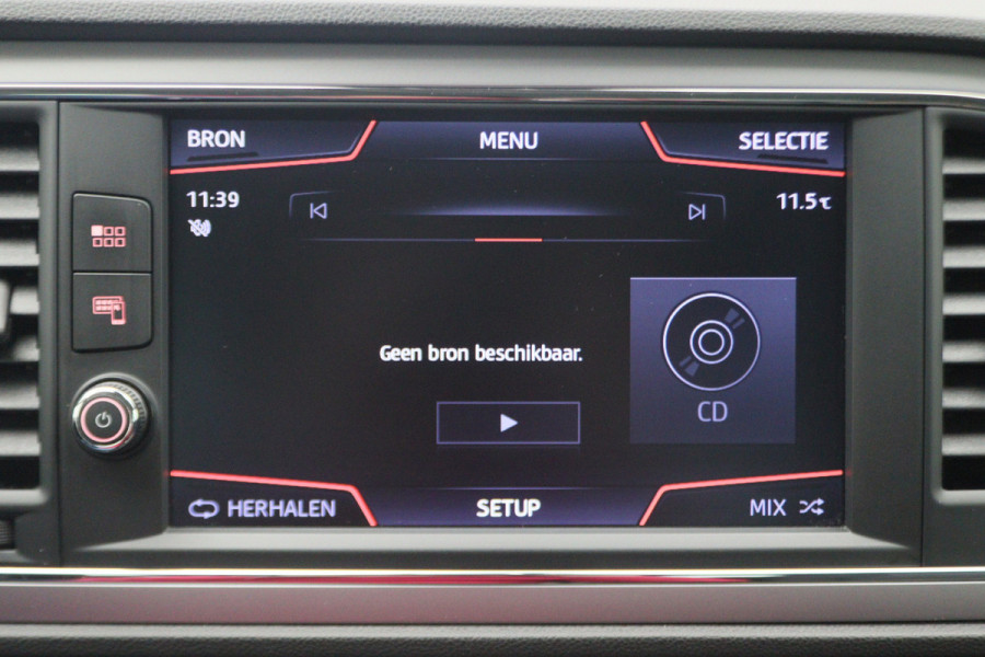 Seat Leon ST 1.0 EcoTSI Style Business Intense Climate, Apple Carplay, Keyless, Trekhaak, PDC