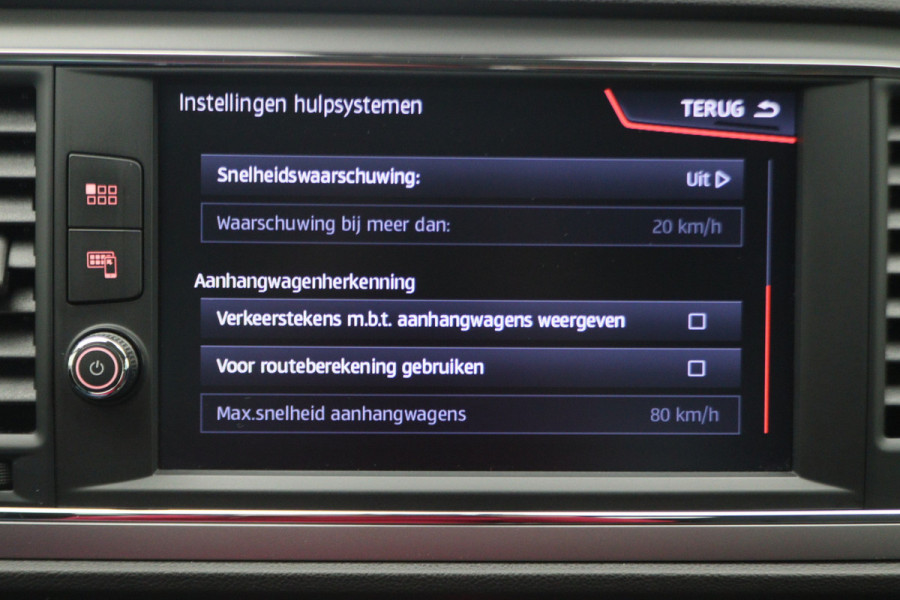 Seat Leon ST 1.0 EcoTSI Style Business Intense Climate, Apple Carplay, Keyless, Trekhaak, PDC