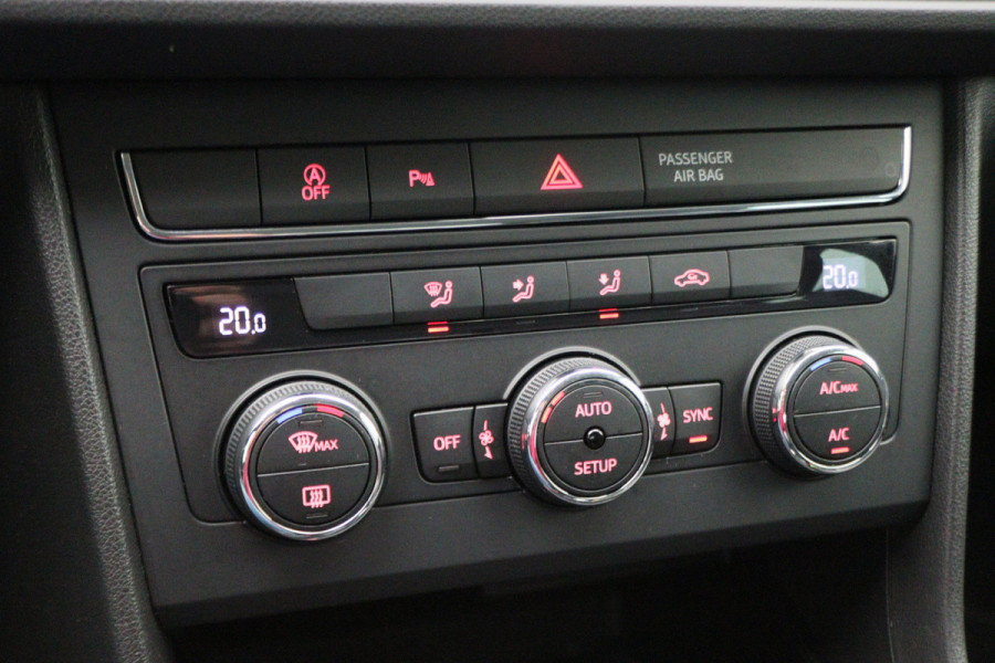 Seat Leon ST 1.0 EcoTSI Style Business Intense Climate, Apple Carplay, Keyless, Trekhaak, PDC