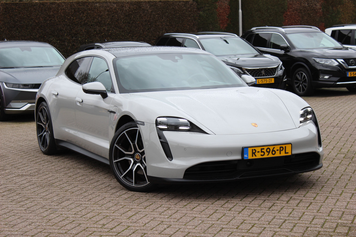 Porsche Taycan Sport Turismo 93 kWh / SOH 95% / 360Camera / Performance+ ACCU / Panoramadak / Sportchrono / Luchtvering / Matrix LED / Luxe Leder / 21''  / Bose / Stoel+Stuurverwarming / Warmtepomp / Dodehoek / DAB / ACC 39.111