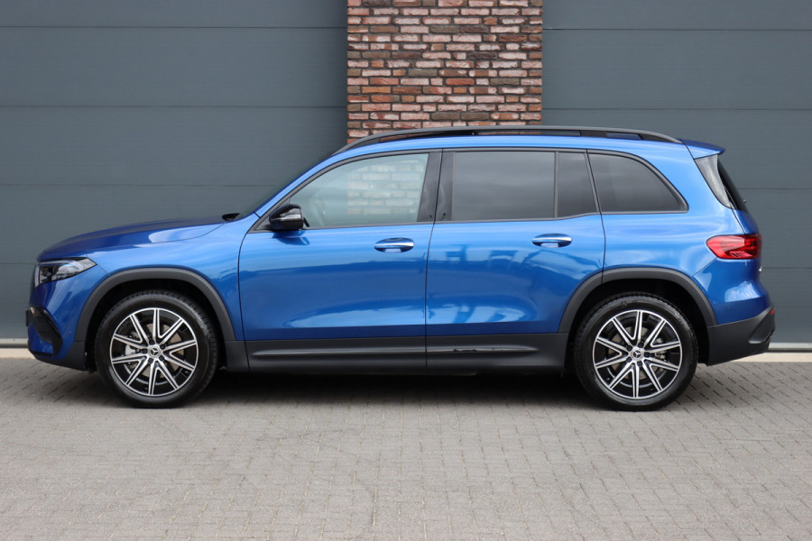 Mercedes-Benz EQB 350 4MATIC AMG Line 71 kWh | 7pers. | Distronic | Panoramadak | Memory | Burmester | HUD | Surround Camera | Verwarmd Stuurwiel | Nightpakket | Augmented Reality |