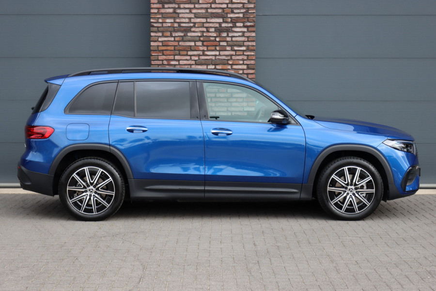 Mercedes-Benz EQB 350 4MATIC AMG Line 71 kWh | 7pers. | Distronic | Panoramadak | Memory | Burmester | HUD | Surround Camera | Verwarmd Stuurwiel | Nightpakket | Augmented Reality |