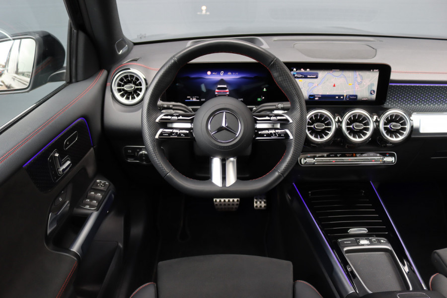 Mercedes-Benz EQB 350 4MATIC AMG Line 71 kWh | 7pers. | Distronic | Panoramadak | Memory | Burmester | HUD | Surround Camera | Verwarmd Stuurwiel | Nightpakket | Augmented Reality |