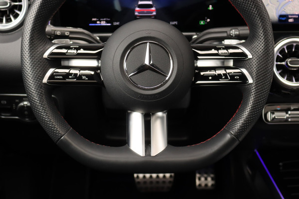 Mercedes-Benz EQB 350 4MATIC AMG Line 71 kWh | 7pers. | Distronic | Panoramadak | Memory | Burmester | HUD | Surround Camera | Verwarmd Stuurwiel | Nightpakket | Augmented Reality |