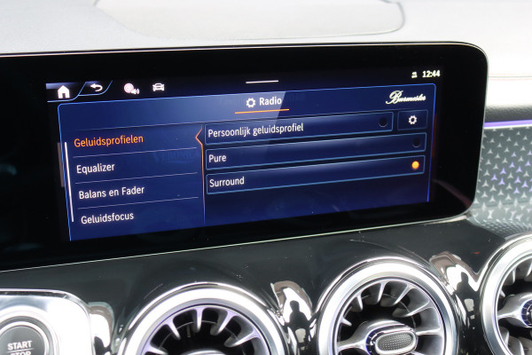 Mercedes-Benz EQB 350 4MATIC AMG Line 71 kWh | 7pers. | Distronic | Panoramadak | Memory | Burmester | HUD | Surround Camera | Verwarmd Stuurwiel | Nightpakket | Augmented Reality |