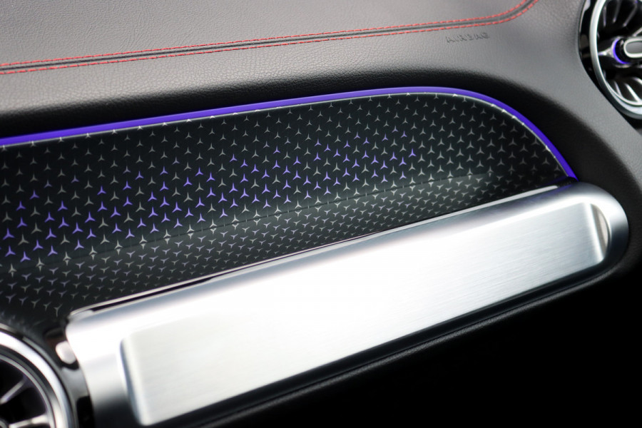 Mercedes-Benz EQB 350 4MATIC AMG Line 71 kWh | 7pers. | Distronic | Panoramadak | Memory | Burmester | HUD | Surround Camera | Verwarmd Stuurwiel | Nightpakket | Augmented Reality |