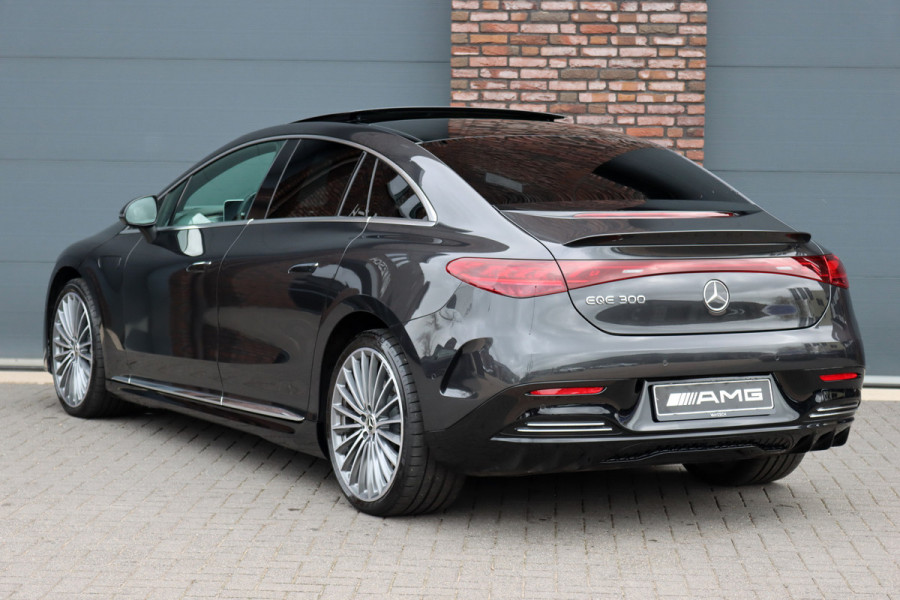Mercedes-Benz EQE 300 AMG Line 90 kWh | Airmatic | Distronic | Panoramadak | Warmtepomp | Memory | Keyless Go | Camera | Dodehoekassistent | High Perf. LED |