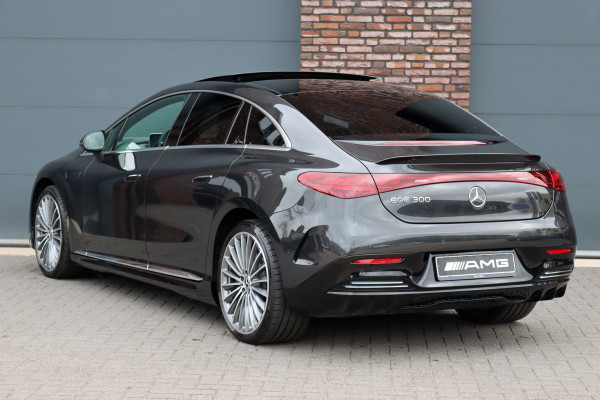 Mercedes-Benz EQE 300 AMG Line 90 kWh | Airmatic | Distronic | Panoramadak | Warmtepomp | Memory | Keyless Go | Camera | Dodehoekassistent | High Perf. LED |