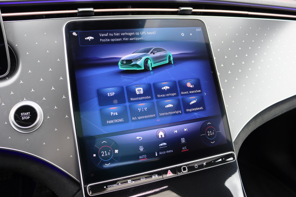 Mercedes-Benz EQE 300 AMG Line 90 kWh | Airmatic | Distronic | Panoramadak | Warmtepomp | Memory | Keyless Go | Camera | Dodehoekassistent | High Perf. LED |