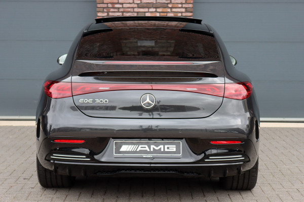 Mercedes-Benz EQE 300 AMG Line 90 kWh | Airmatic | Distronic | Panoramadak | Warmtepomp | Memory | Keyless Go | Camera | Dodehoekassistent | High Perf. LED |