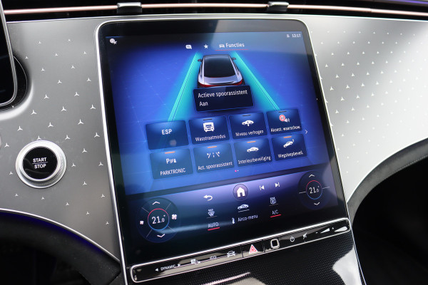 Mercedes-Benz EQE 300 AMG Line 90 kWh | Airmatic | Distronic | Panoramadak | Warmtepomp | Memory | Keyless Go | Camera | Dodehoekassistent | High Perf. LED |