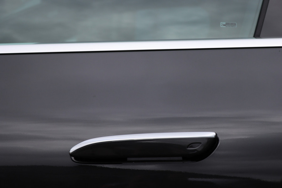 Mercedes-Benz EQE 300 AMG Line 90 kWh | Airmatic | Distronic | Panoramadak | Warmtepomp | Memory | Keyless Go | Camera | Dodehoekassistent | High Perf. LED |