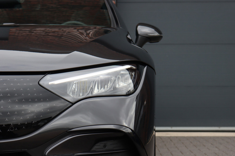 Mercedes-Benz EQE 300 AMG Line 90 kWh | Airmatic | Distronic | Panoramadak | Warmtepomp | Memory | Keyless Go | Camera | Dodehoekassistent | High Perf. LED |