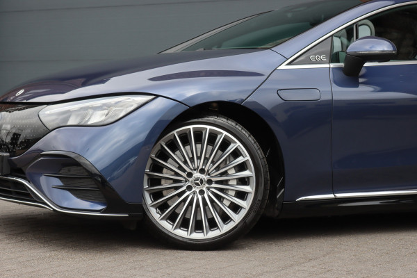 Mercedes-Benz EQE 300 AMG Line 90 kWh | Airmatic | Distronic | Panoramadak | Warmtepomp | Memory | Camera | Keyless Go | Dodehoekassistent | High Perf. LED |