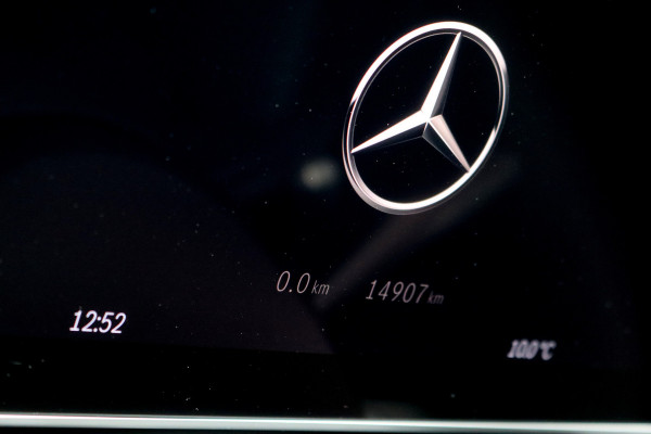 Mercedes-Benz EQE 300 AMG Line 90 kWh | Airmatic | Distronic | Panoramadak | Warmtepomp | Memory | Camera | Keyless Go | Dodehoekassistent | High Perf. LED |