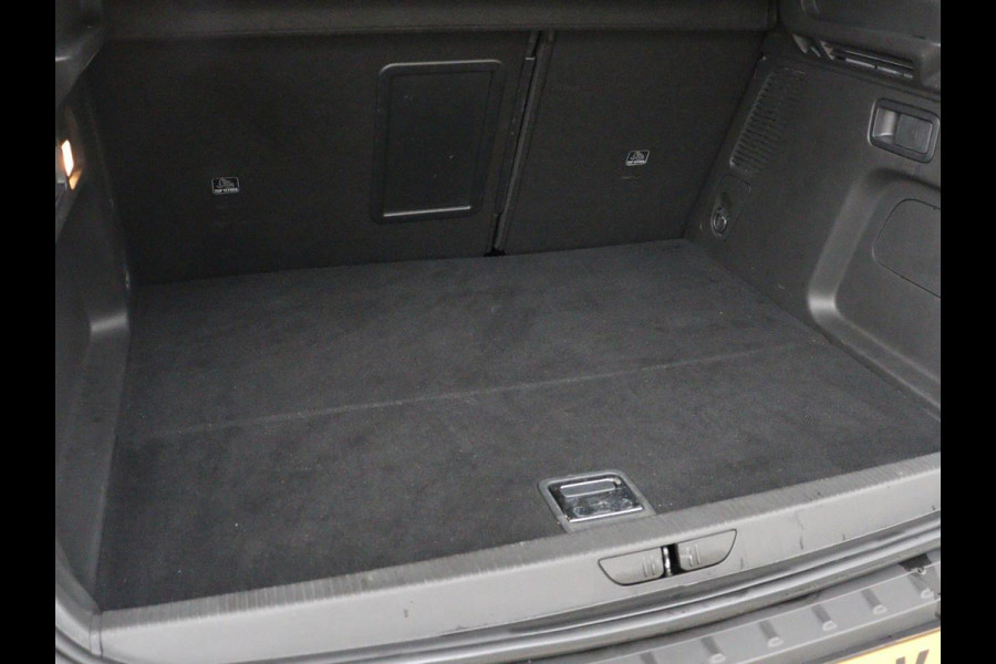 Opel Grandland X 1.6 Turbo Hybrid Business Edition | Trekhaak | Navigatie | Carplay | Parkeerhulp | Full LED | Cruise control | Bluetooth | Climate control | PHEV | Plug In