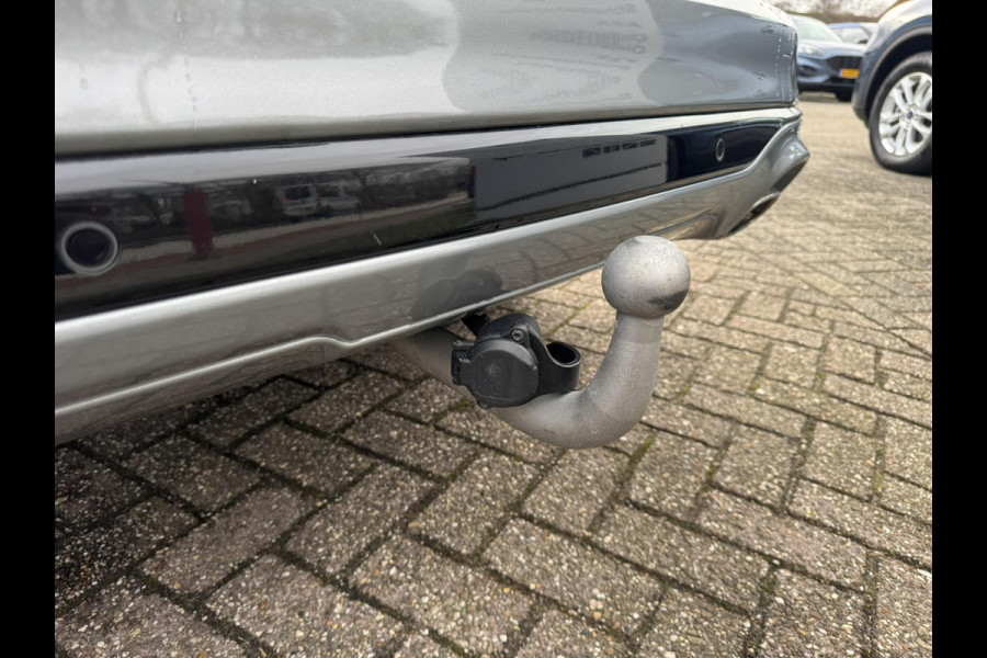 Ford Kuga 2.5 PHEV ST-Line 225pk | Wegklapbare trekhaak |  Adaptive cruise control | Winter Pack | Camera | Elektrische achterklep