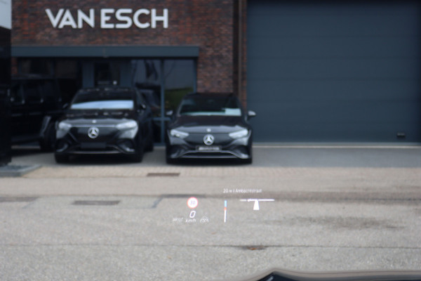Mercedes-Benz EQB 350 4MATIC AMG Line 71 kWh | Distronic | Panoramadak | Burmester | Memory | HUD | Surround Camera | Verwarmd Stuurwiel | Nightpakket | Augmented Reality |