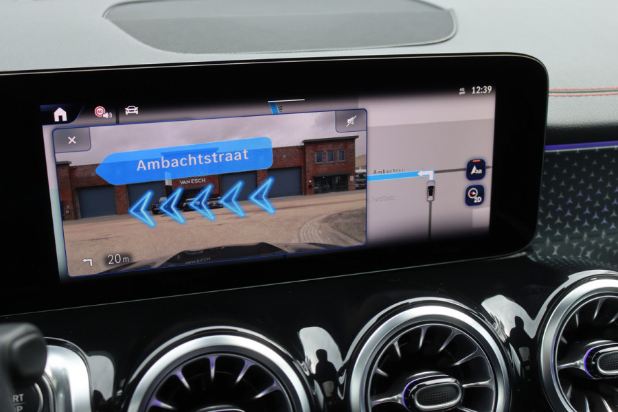 Mercedes-Benz EQB 350 4MATIC AMG Line 71 kWh | Distronic | Panoramadak | Burmester | Memory | HUD | Surround Camera | Verwarmd Stuurwiel | Nightpakket | Augmented Reality |