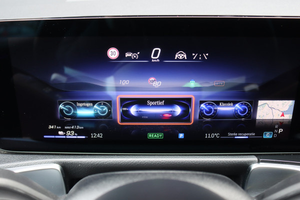 Mercedes-Benz EQB 350 4MATIC AMG Line 71 kWh | Distronic | Panoramadak | Burmester | Memory | HUD | Surround Camera | Verwarmd Stuurwiel | Nightpakket | Augmented Reality |