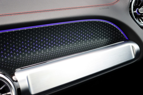 Mercedes-Benz EQB 350 4MATIC AMG Line 71 kWh | Distronic | Panoramadak | Burmester | Memory | HUD | Surround Camera | Verwarmd Stuurwiel | Nightpakket | Augmented Reality |