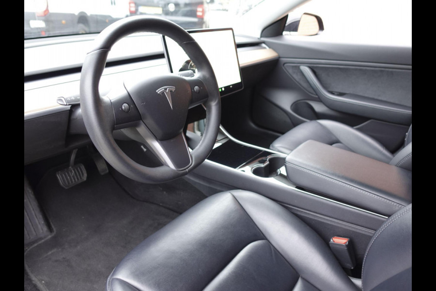 Tesla Model 3 Standard RWD Plus 60 kWh | Navigatie | Panorama dak | 360 camera | Parkeersensoren | Stoelverwarming | Ledverlichting | Leder | Climate Control | HANDEL / EXPORT!