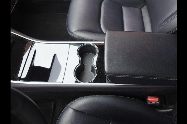 Tesla Model 3 Standard RWD Plus 60 kWh | Navigatie | Panorama dak | 360 camera | Parkeersensoren | Stoelverwarming | Ledverlichting | Leder | Climate Control | HANDEL / EXPORT!