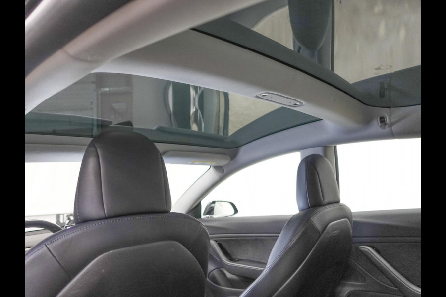 Tesla Model 3 Standard RWD Plus 60 kWh | Navigatie | Panorama dak | 360 camera | Parkeersensoren | Stoelverwarming | Ledverlichting | Leder | Climate Control | HANDEL / EXPORT!
