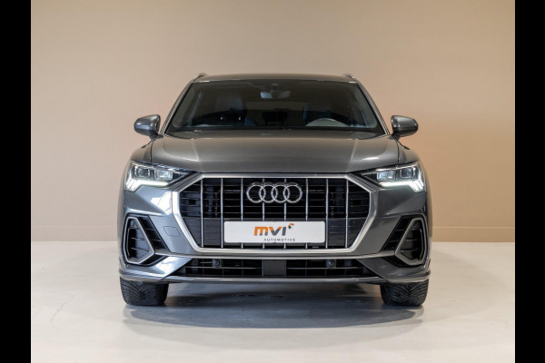 Audi Q3 35 TFSI 2x S Line / 150pk / Stoel en stuur verwarming / Achteruitrij camera / Sfeerverlichting /