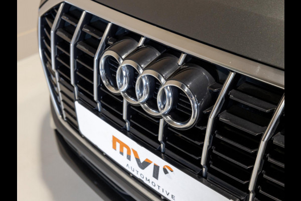 Audi Q3 35 TFSI 2x S Line / 150pk / Stoel en stuur verwarming / Achteruitrij camera / Sfeerverlichting /