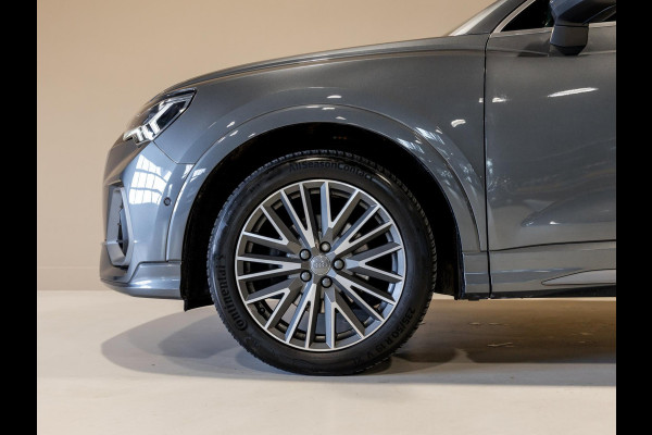 Audi Q3 35 TFSI 2x S Line / 150pk / Stoel en stuur verwarming / Achteruitrij camera / Sfeerverlichting /