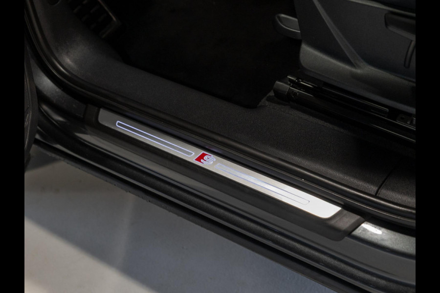 Audi Q3 35 TFSI 2x S Line / 150pk / Stoel en stuur verwarming / Achteruitrij camera / Sfeerverlichting /