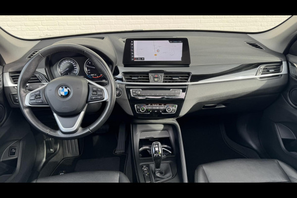 BMW X1 SDrive 1.8i High Executive Head Up display Climate Cruise Pano Leer Navi PDC voor en achter
